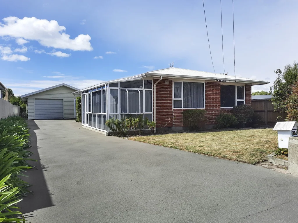 Three Bed On Gayhurst