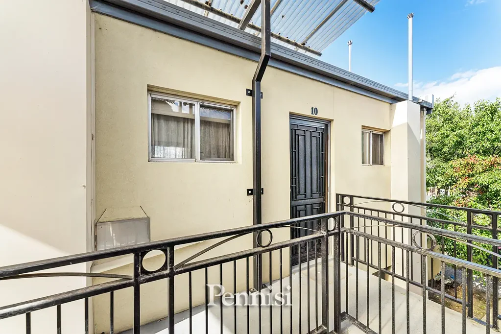 FOR LEASE BY PENNISI