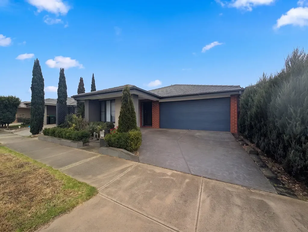 3 Bedrooms, 2 Bathrooms Plus Double Garage