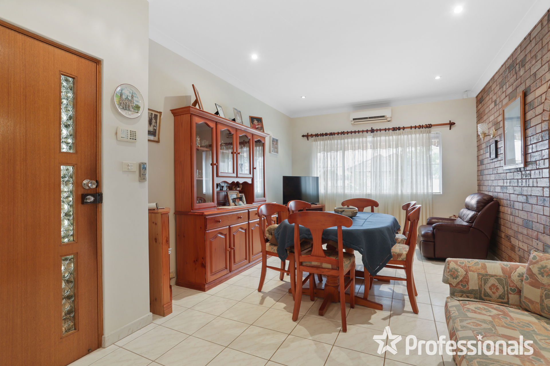 2 SIMMONS RD, KINGSGROVE NSW 2208, 0房, 0浴, House