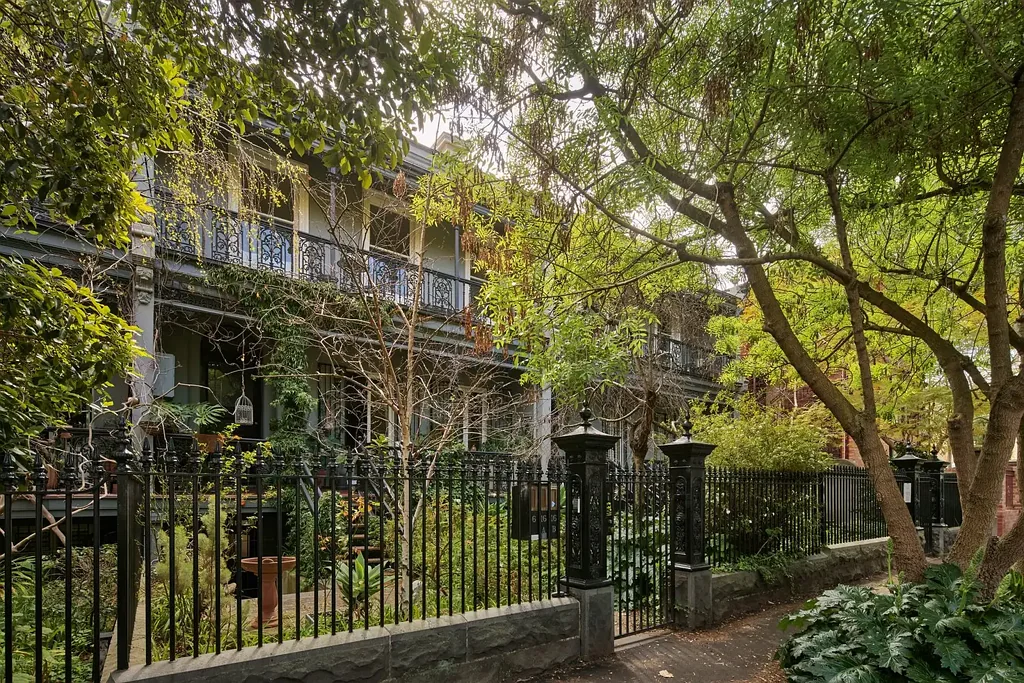 St Kilda 3Kwarto 'Eden Mansions' - An Extraordinary Piece of St Kilda History — Circa 1857