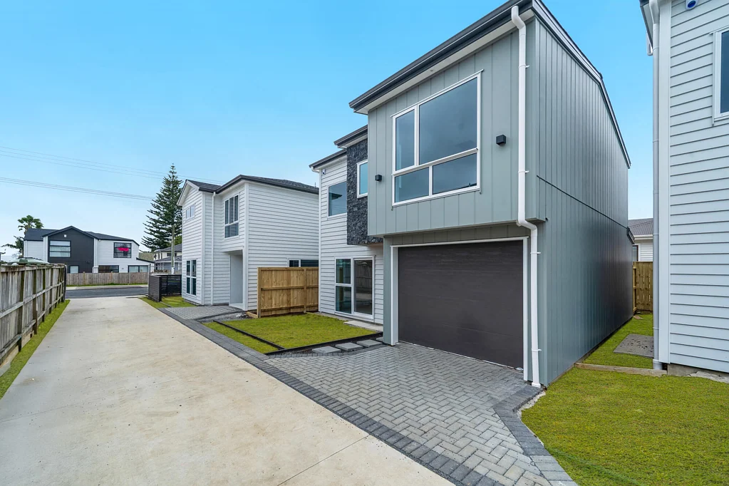 Papatoetoe 4房  SPACIOUS FAMILY LIVING IN THE HEART OF PAPATOETOE