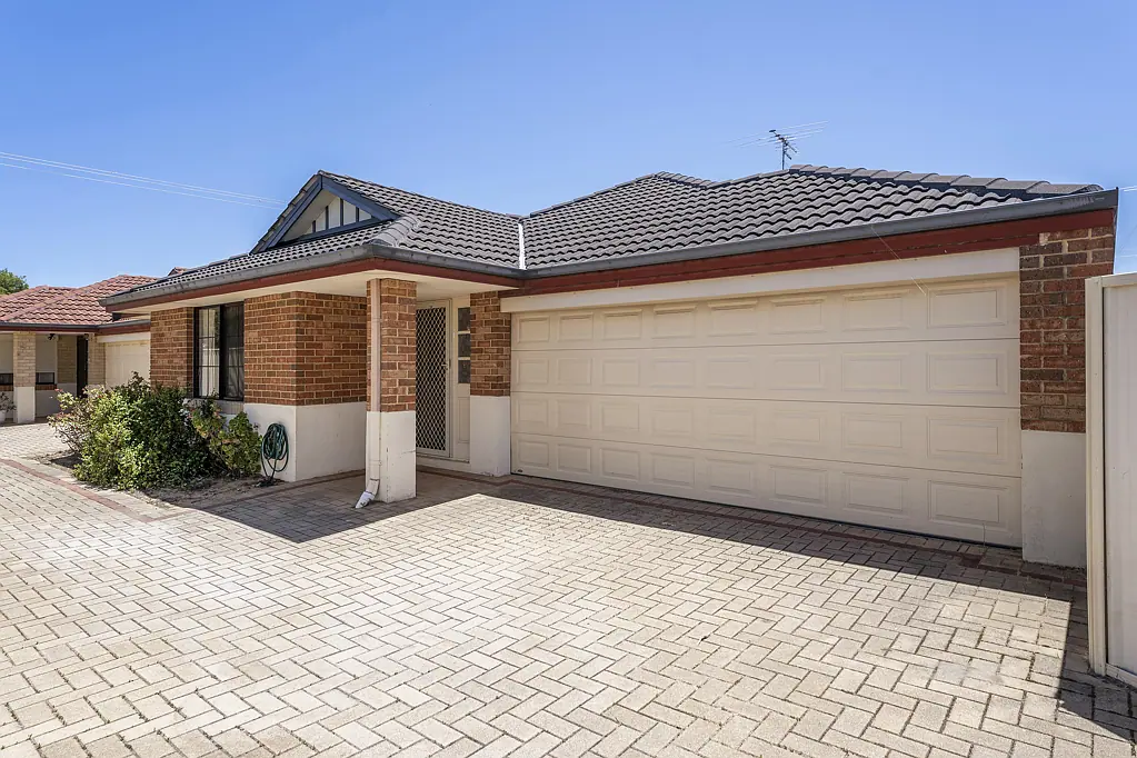 2/3 Blossom Place, Coodanup, WA 6210