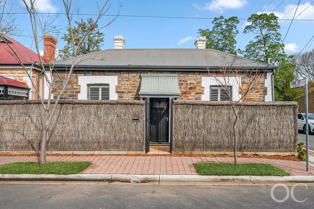 Parkside 3房  Open the Door to a Classic Corner Beauty With a Bold Finish