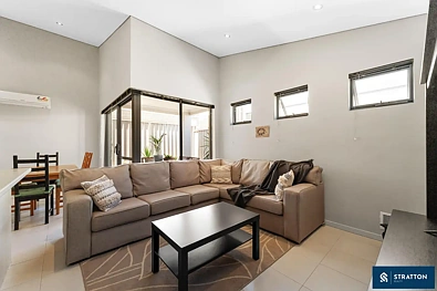 लिविंग रूम - 2/88 Harrison Street, Nollamara, WA 6061