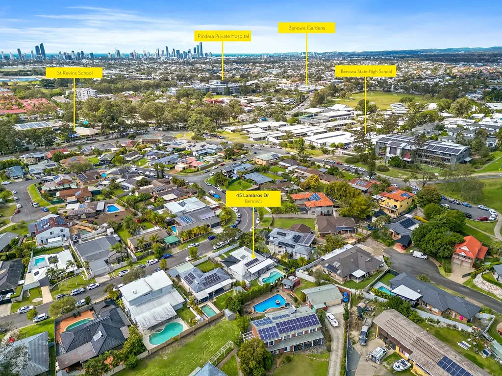 Benowa 3房  Superbly Renovated To Impress - Move In Ready