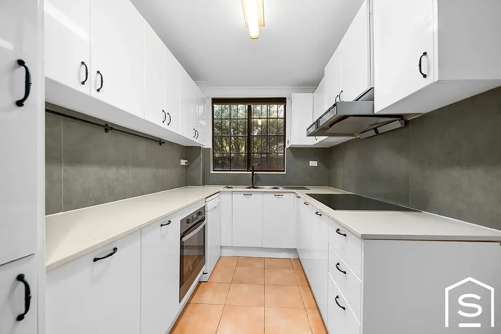 Ryde 2房 双砖底楼公寓 绿意盎然环境 现代厨房宽敞起居 两卧带独立卫浴 主卧带全尺寸浴缸 自动锁车库 中心便利位置 Secure Ground Floor Apartment in the Heart of Ryde