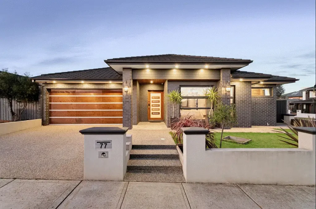 Mickleham 4房 现代魅力设计 4卧2主卧 3米高天花板 高端Bosch电器 全屋充足储物 繁华地段便捷交通 3M CEILINGS THROUGHOUT HOME | 2 MASTERS |2 LIVINGS | 3 BATH