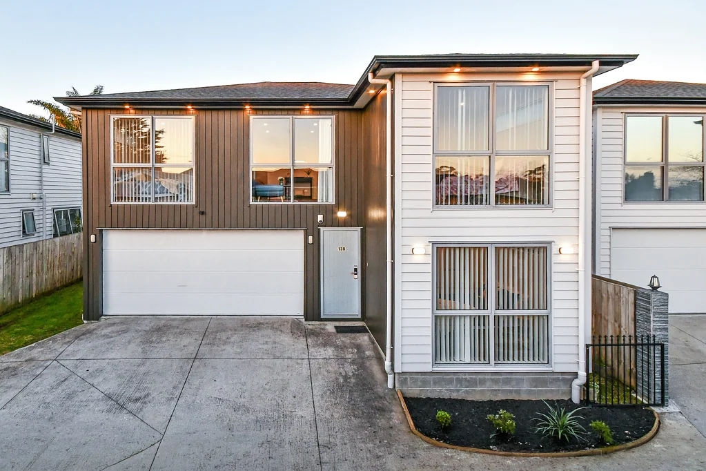 Manurewa 5房  Freestanding Home: Large Family Living