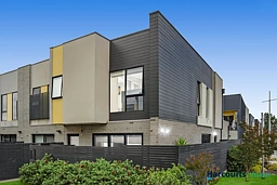 9 Poble Walk, Avondale Heights
