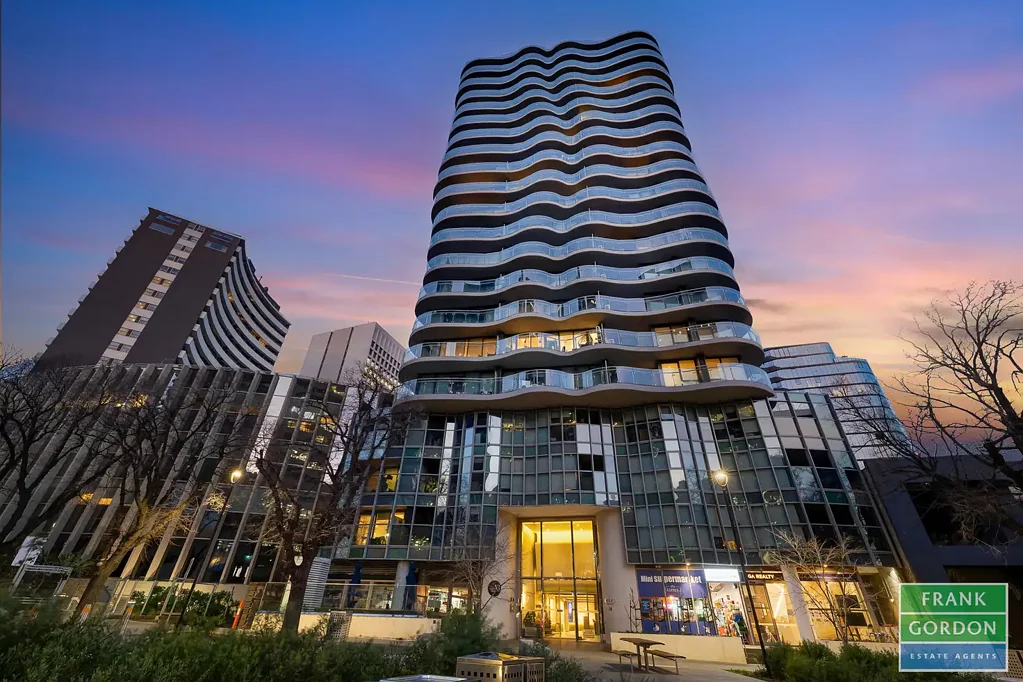Melbourne 2ਬੈੱਡਰੂਮ Contemporary Living with Sweeping Lake and Parkland Views