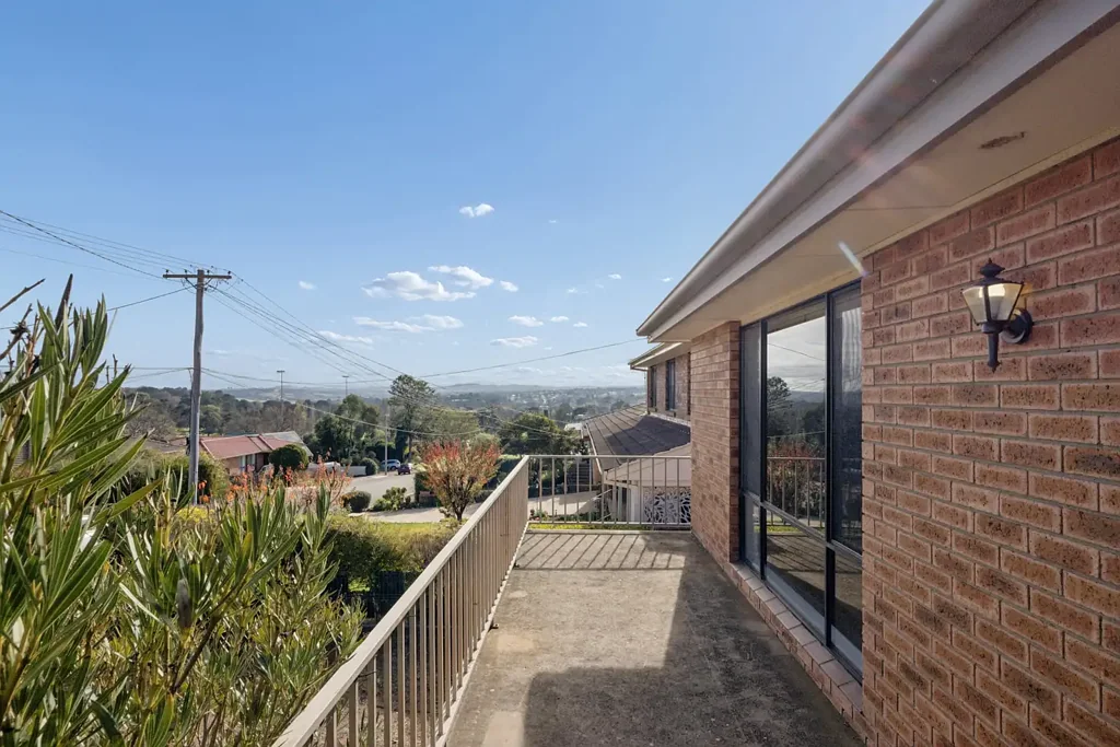 DEPOSIT TAKEN - Clare Southwell (0428 796 284)