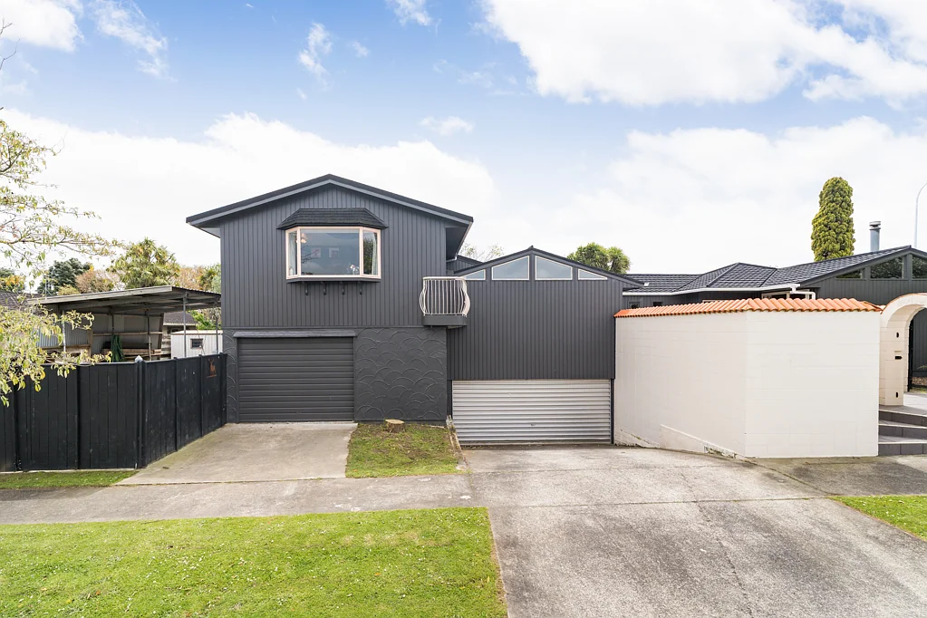 Awapuni 4ห้องนอน A standout family home with serious garaging