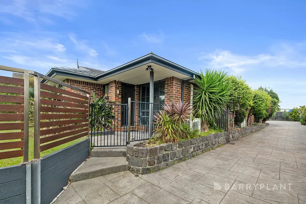 Dual Living Delight with Ample Car Parking