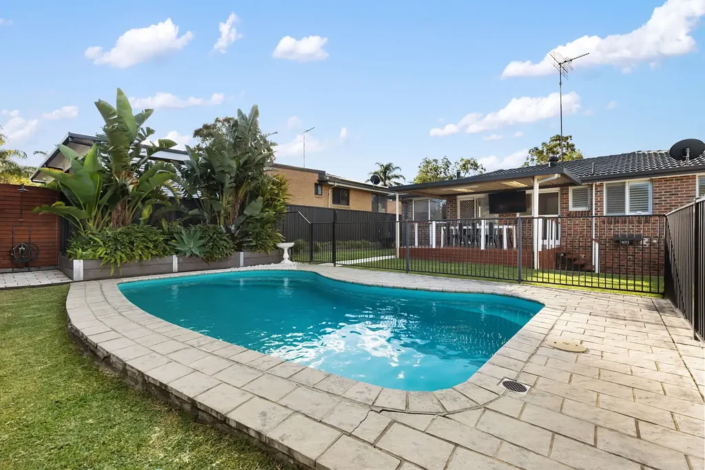 Neat, Tidy & Modern Home with Pool