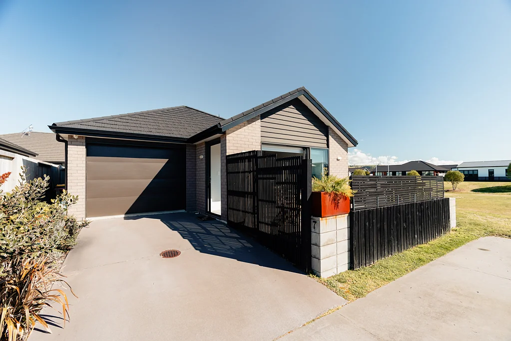 Papamoa 3침실 Modern Comfort Backing onto Peaceful Reserve