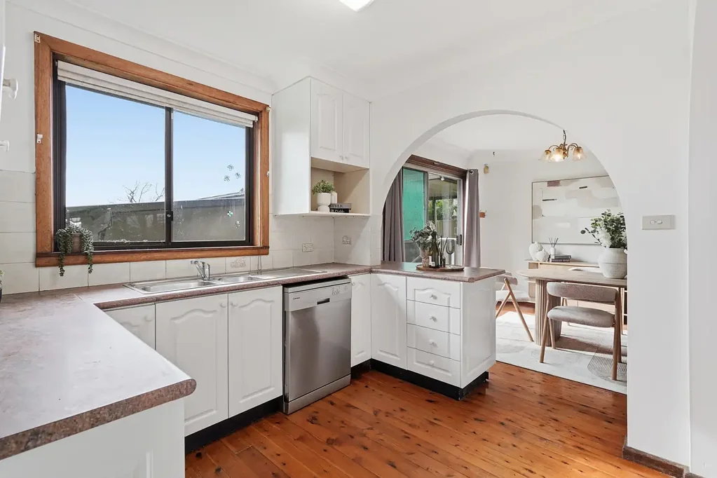 Windsor 4Habitaciones Fantastic First Home or Investment Opportunity at a Realistic Price