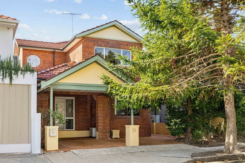 North Bondi 4 Slaapkamer First Time Offered in Decades in Tightly-Held North Bondi Pocket