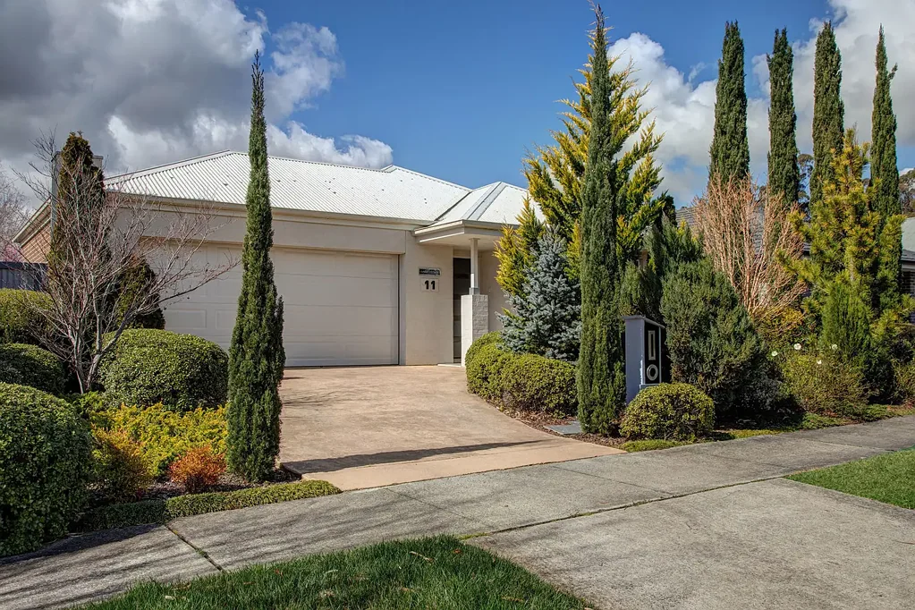 Renwick 3 Bedroom Elegant, Private & Effortless Living in Renwick