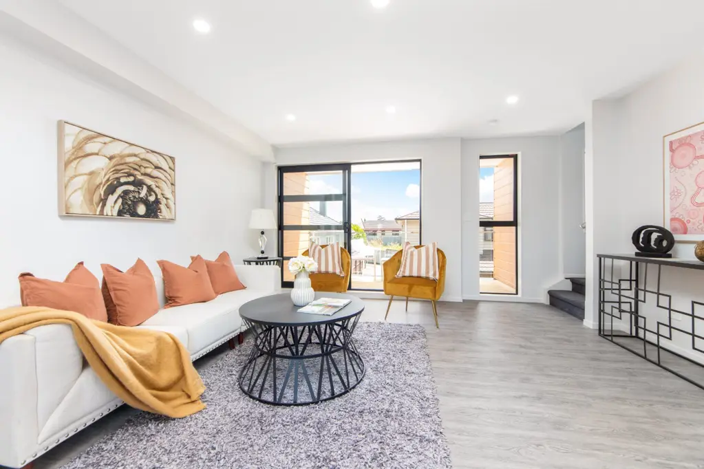 New Lynn 4房 全新落成！永久产权联排别墅，仅9套，带车库，10年建筑质保！ Orders Are to Sell! Under 50k Deposit!