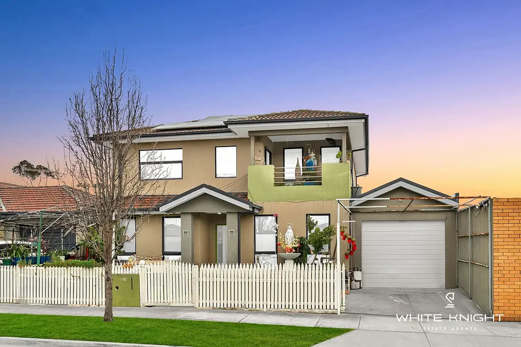 Kings Park 4બેડરૂમ Spacious Family Living in a Prime Kings Park Location