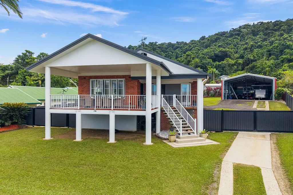 Babinda 3ห้องนอน Massive Shed, Character Home and In-Town Convenience