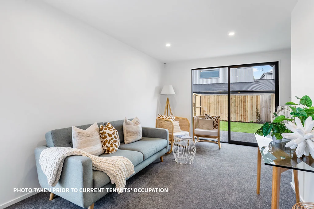 Sydenham 2房  Freehold - Priced to Sell