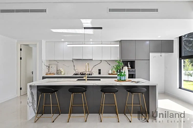 62 Winbourne Street East, West Ryde, NSW 2114, 5房, 4浴, Apartment