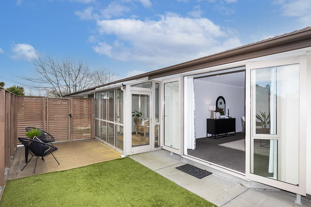 Saint Albans 2 Bedroom Twinkle, twinkle...