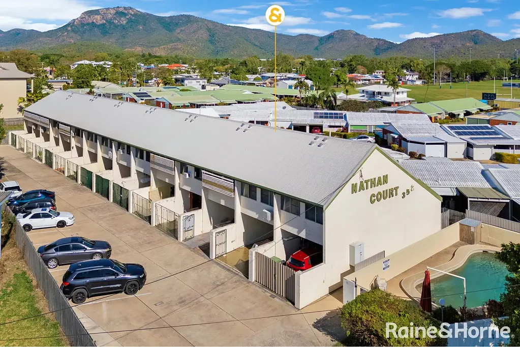 2/352 Ross River Road, Cranbrook, QLD 4814