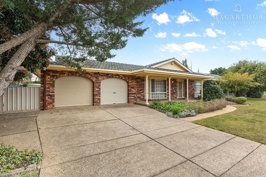 81 Balmoral Crescent, Lake Albert, NSW 2650