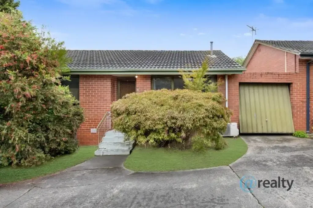 Ringwood East 2침실 Attention First Home Buyers, Downsizers, and Renovators. *On Hold*