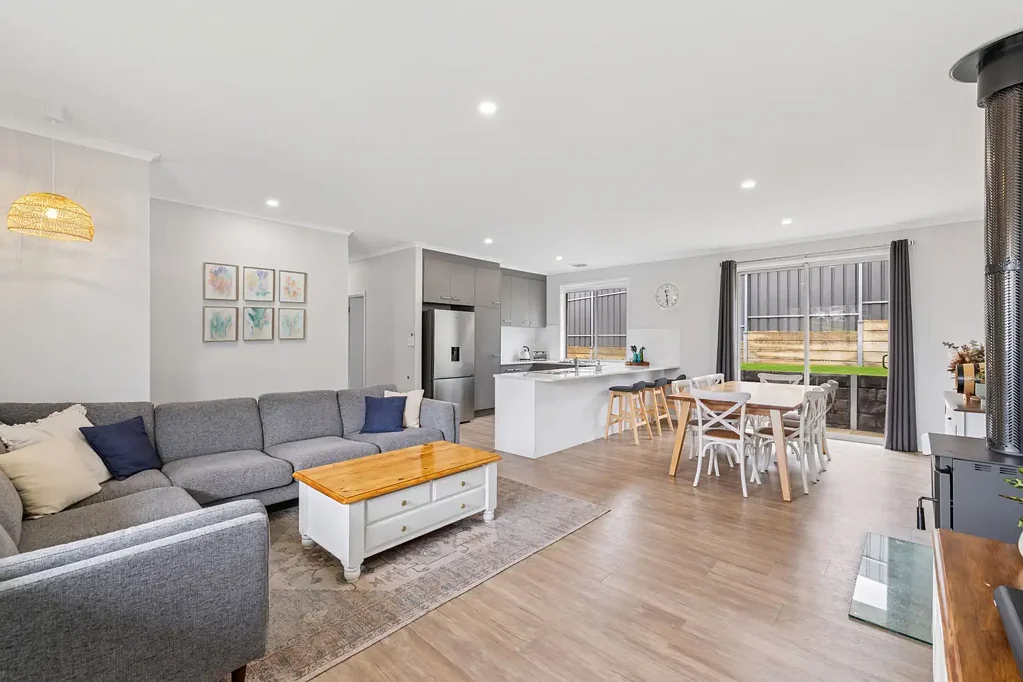 Lobethal 4房  Rise for freedom & lifestyle in a sleek, downsizer's dream.