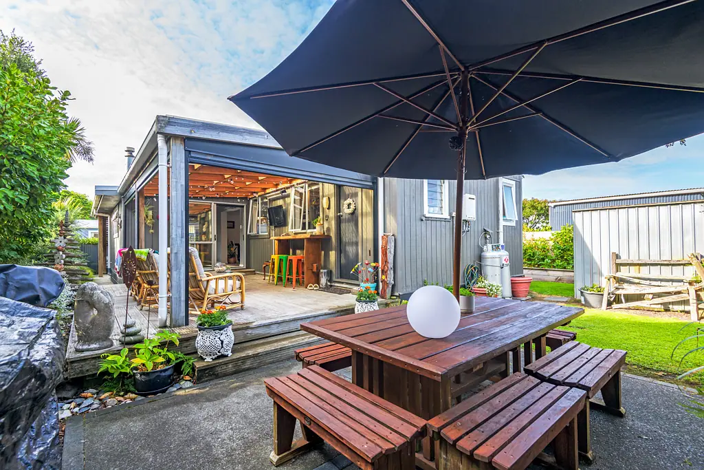 Foxton Beach 2 Bedroom Little Slice of Paradise