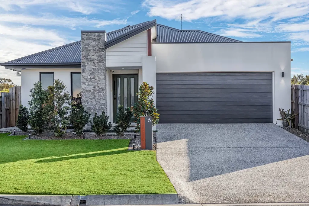Mango Hill 4 Bedroom Contemporary Family Living in the Sought-After Capestone Estate