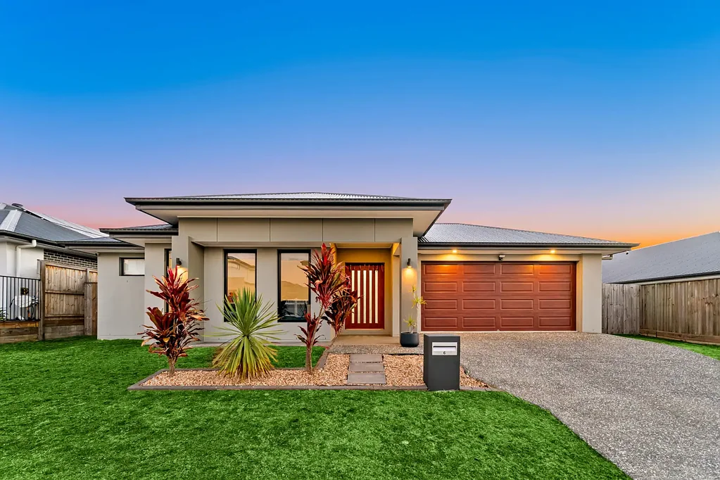 Yarrabilba 4Moenga THE ONE YOU'VE BEEN WAITING FOR - Stunning Modern Family Home