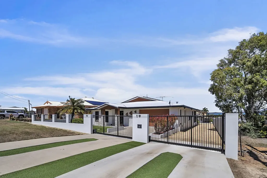 35 Elphinstone Street, Bowen, QLD 4805, 4 રૂમ, 3 બાથરૂમ, House
