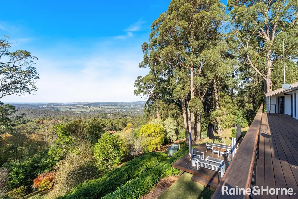 Mount Macedon 4Moenga Private Mountainside Sanctuary With Views That Stretch To Melbourne