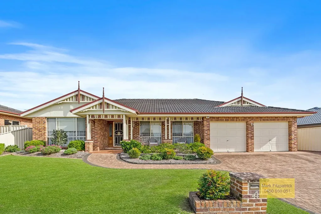 Elderslie 4chambre Spacious Quality-Built Hilton Home on 700m² Block!