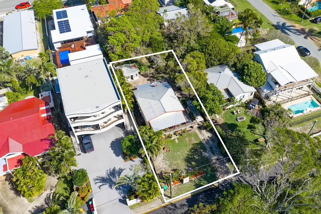Woorim 3房 Woorim Beach仅50米 647m²宽敞地块 开发潜力巨大 海滨生活方式触手可及 Rare Beach Front Opportunity!