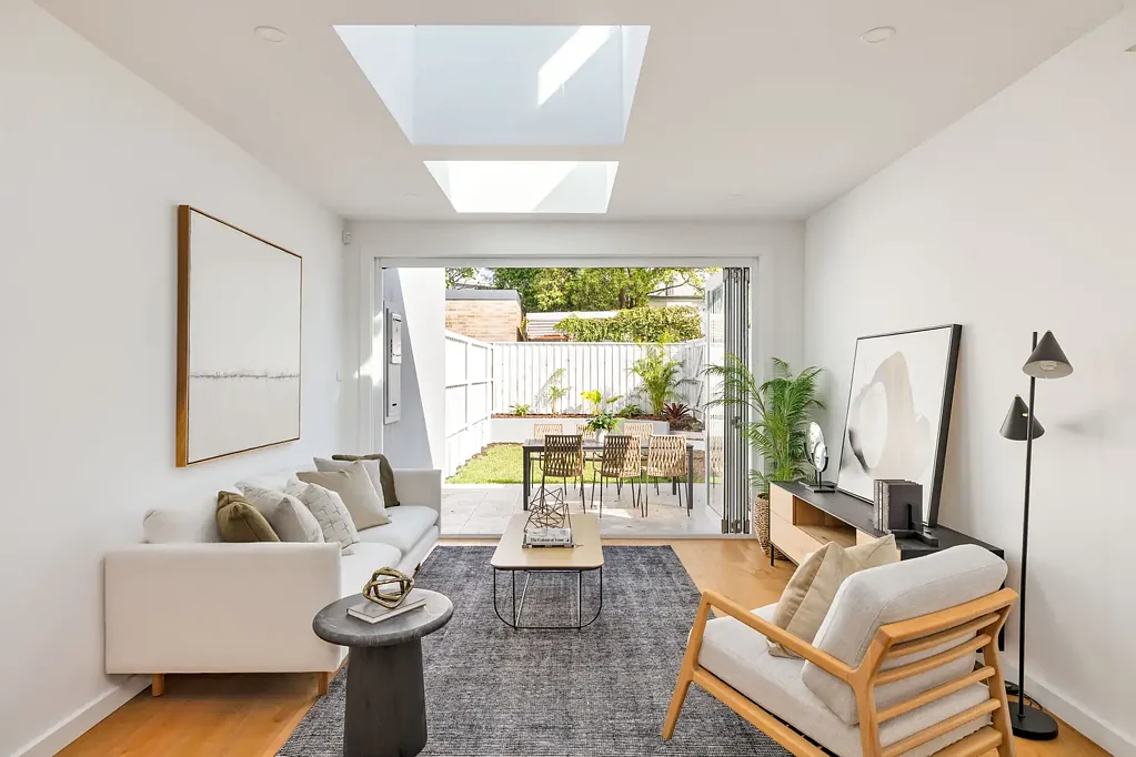 Rozelle 3房  Recently built duplex on cusp of village heart