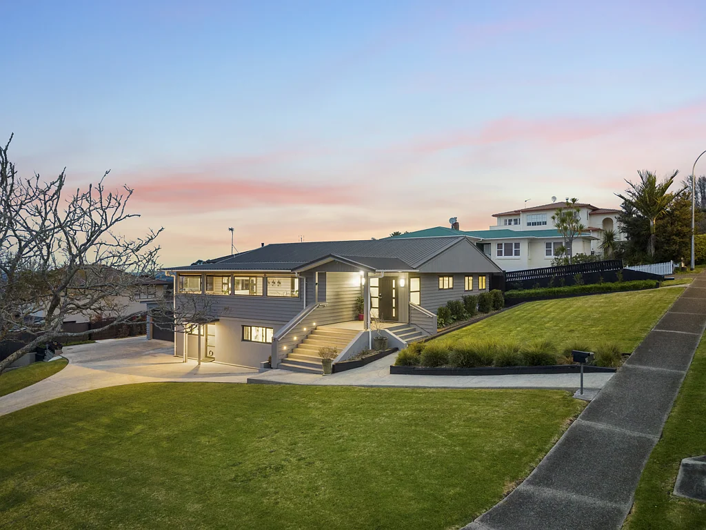 Pukekohe 5chambre Panoramic Lifestyle on the Hillside
