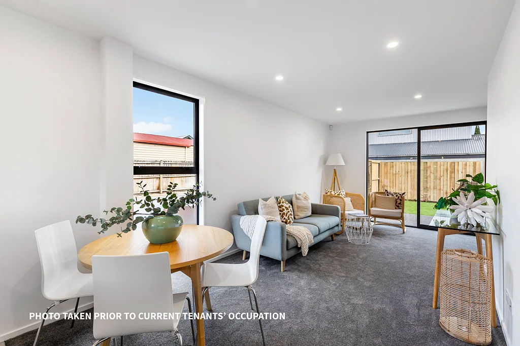 Sydenham 2房  $500,000 GUIDE -RV $630,000 Present your offer !