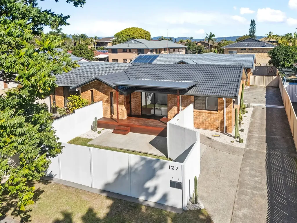 Mermaid Waters 2 Slaapkamer Simply Move In and Enjoy – Impeccably Renovated Mermaid Waters Duplex