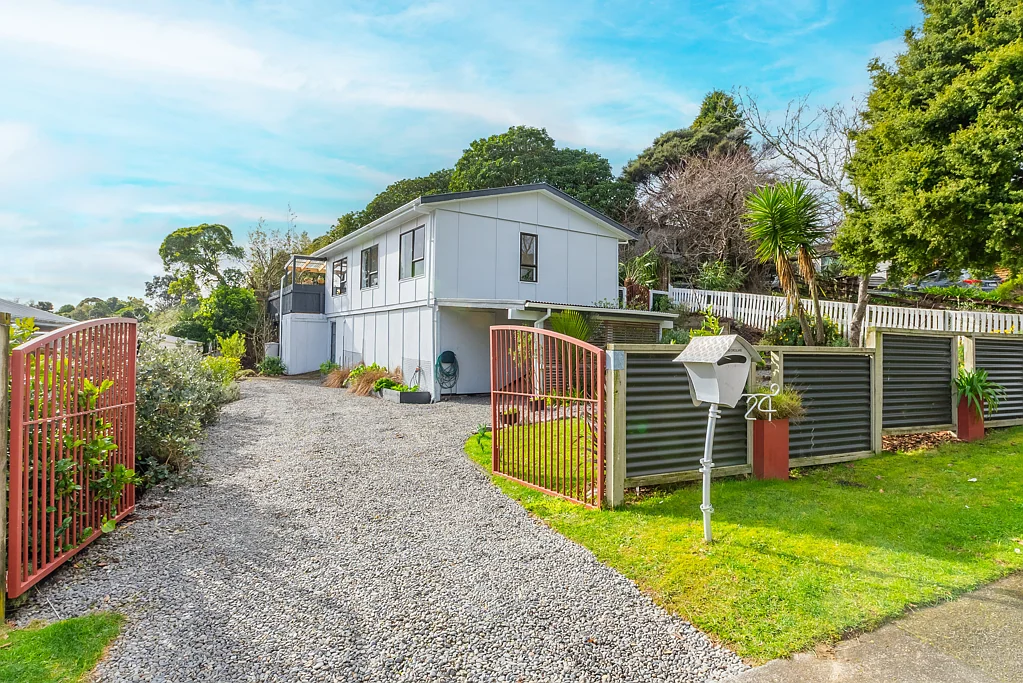 24 Hookway Grove, Paraparaumu, Kapiti Coast, Wellington