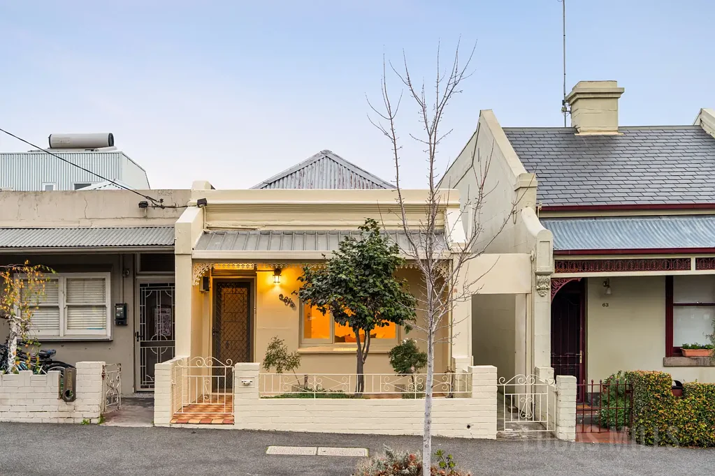 West Melbourne 2chambre Period Charm meets Contemporary Style