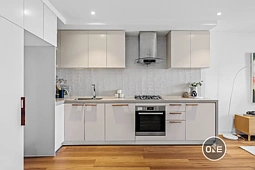 404/19 Poplar Street, Box Hill