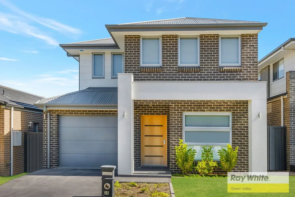 Stunning Light Filled Home In Convenient Location
