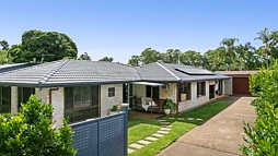 8 Sahara Road, Glass House Mountains