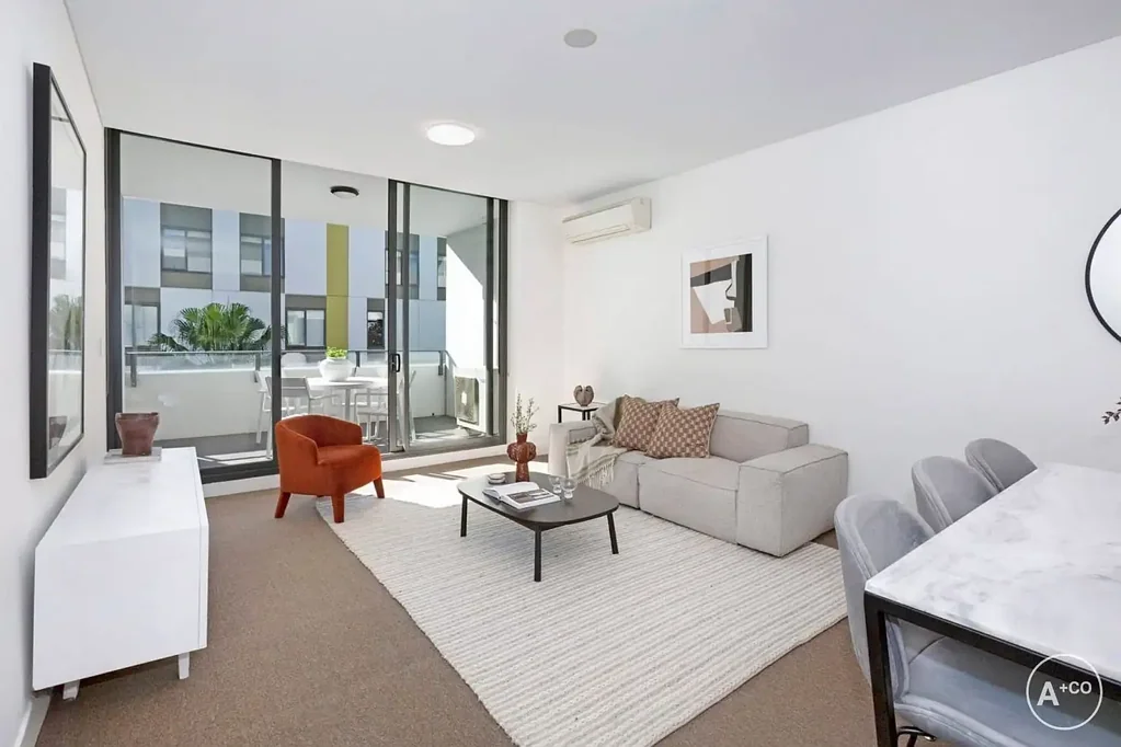Moderrn North Facing Split Level 2 Bedroom Apartment with Study